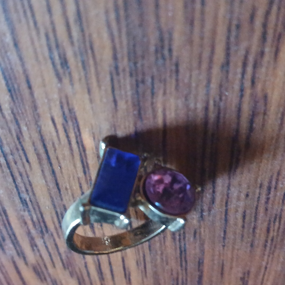 Ring - Picture 3 of 7